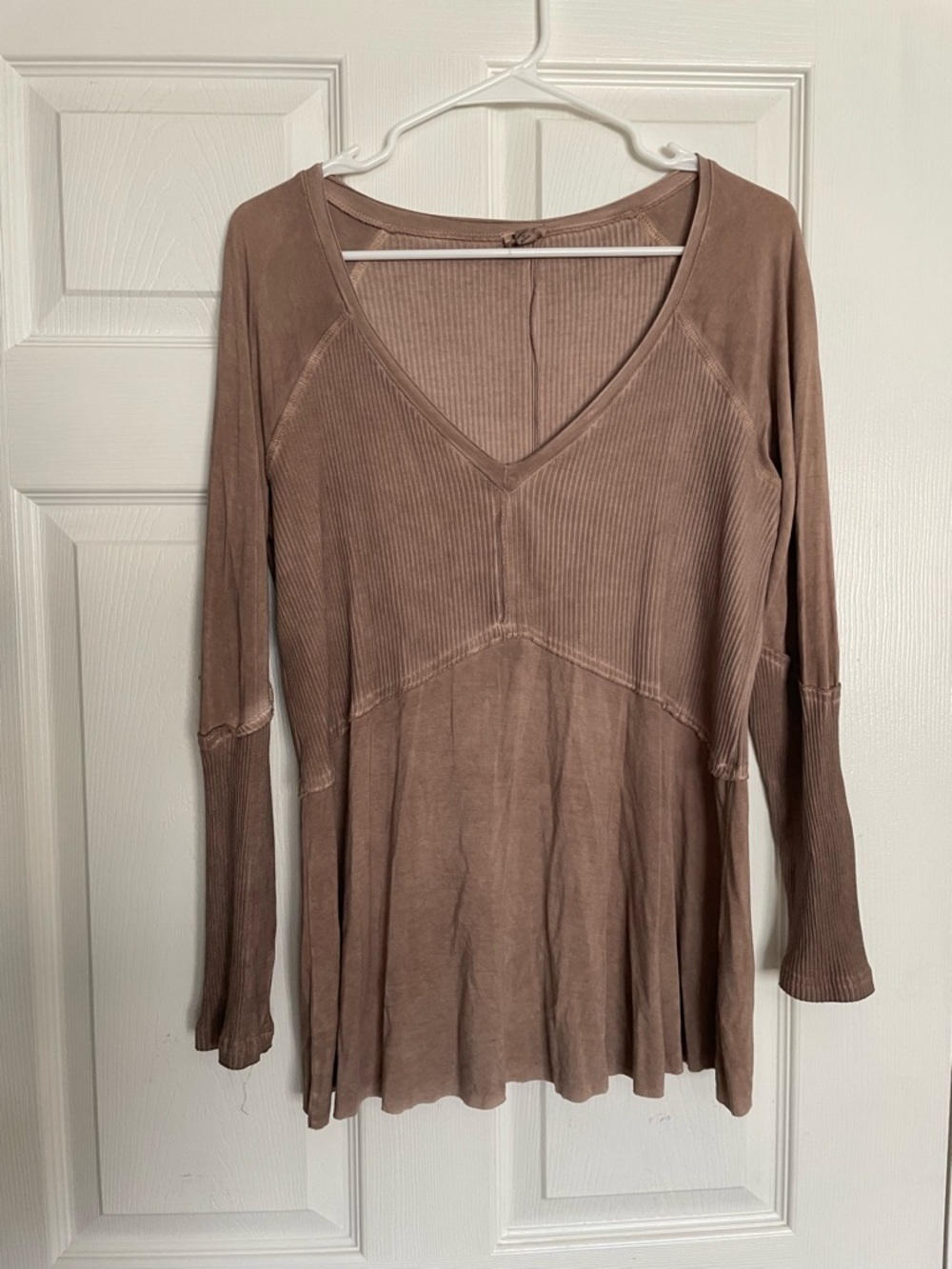 POL Women's Boho V-Neck Long Sleeve Tunic Top-Taupe Mineral Wash Size Small